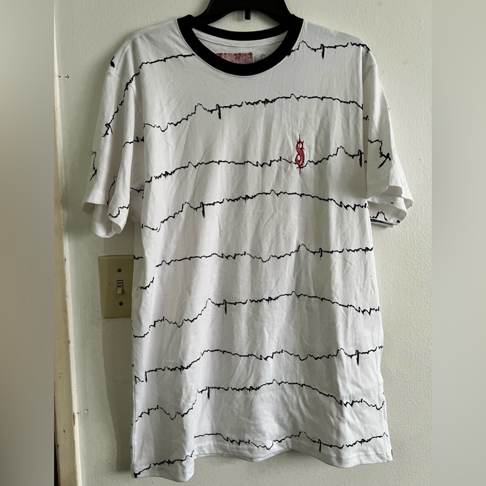 Slip Knot Tee